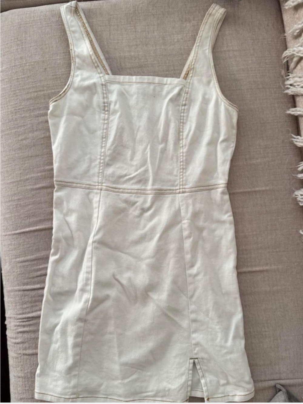 White denim dress size XL fits more like a L or M only worn once
